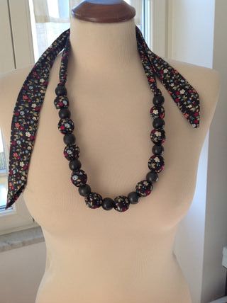 Collana artigianale legno e stoffa