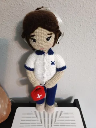 Muñeca Amigurumi Enfermera