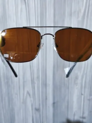 Gafas de sol aviador marrones y plateadas