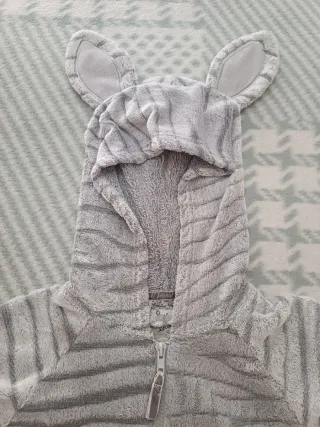 Pijama mono entero cebra gris