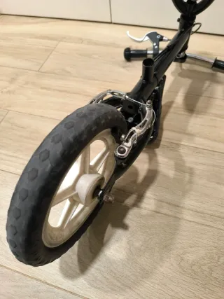 Bicicleta correpasillos negra con freno