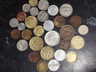 Lote 30 monedas del mundo