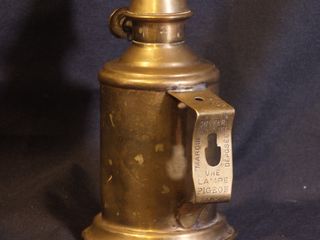 Lampada Pigeon a cherosene antica Made in France