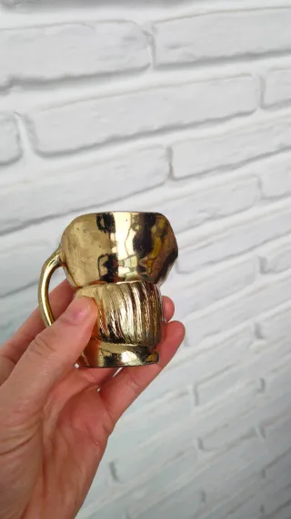 Jarra Toby miniatura latón inglesa antigua