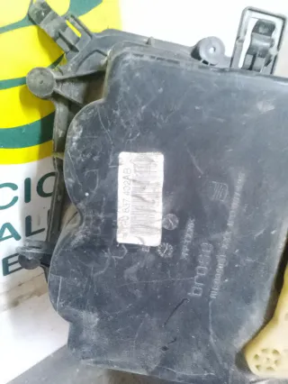 ELEVALUNAS DELANTERO DERECHO ELÉCTRICO LEON 2