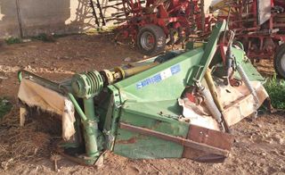 Segadora acondicionadora frontal Krone 32CRi.