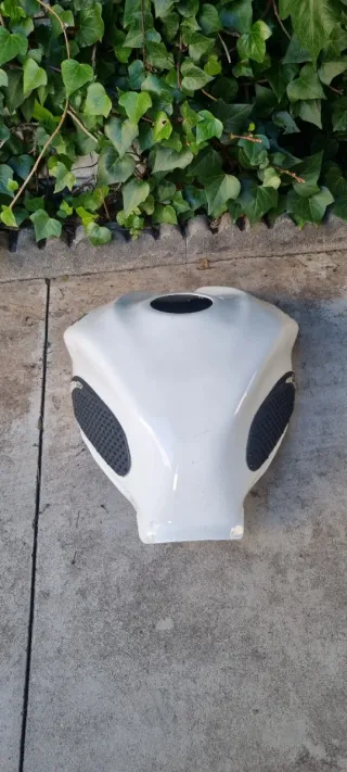 Tapa Depósito Suzuki GSXR 600/750 K6 Fibra Blanca