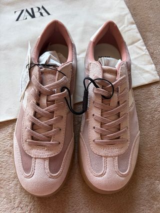 Zapatillas Zara rosas y beige