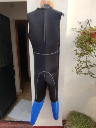 Traje de neopreno Cressi con capucha