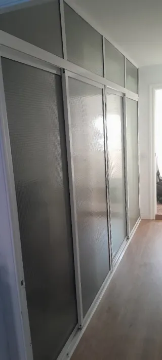 Puertas correderas aluminio con cristal 364x246