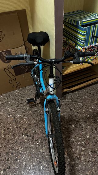 Bicicleta infantil azul 24