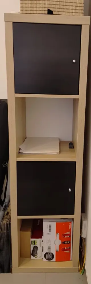 Scaffalatura Kallax 42x147cm IKEA con 2 porte