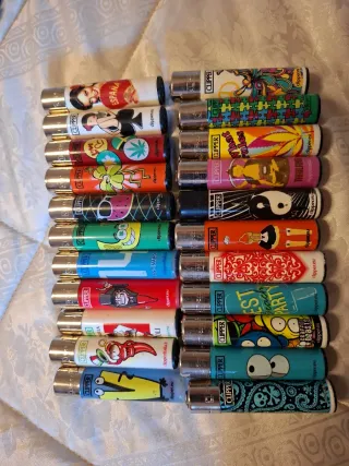 Lotto 22 accendini Clipper