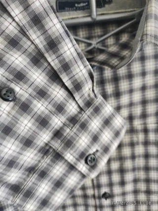 Camisa a cuadros con bufanda multicolor