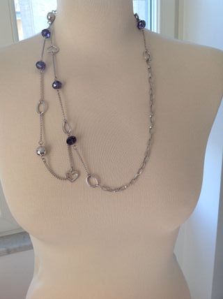 RAFFINATA COLLANA COLOR ARGENTO E LILLA E CUORI