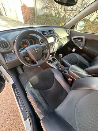 Toyota RAV4 2012