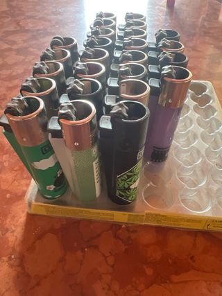 Lotto 25 accendini Clipper