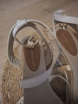 Sandalias Tommy Hilfiger Beige y Gris
