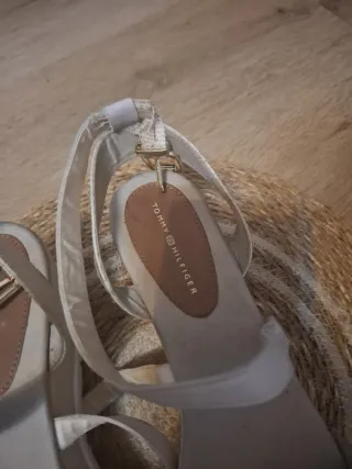 Sandalias Tommy Hilfiger Beige y Gris