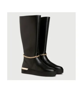 Botas altas negras con cadena dorada con su caja