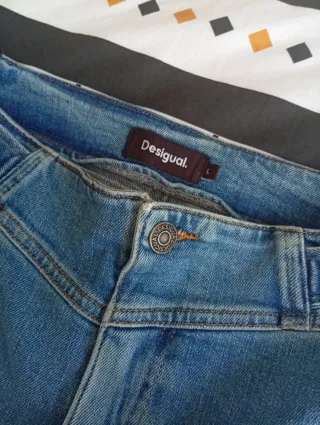 Falda vaquera desigual