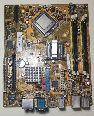 Placa Base ASUS con CPU y RAM