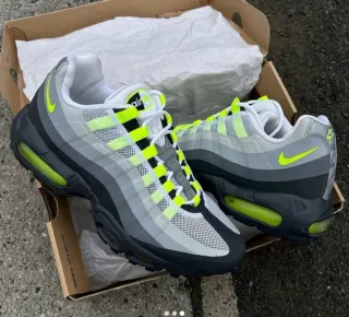 Nike Air Max 95 Gris y Verde