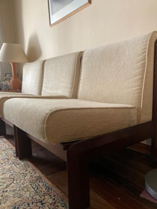 Sillón vintage tela beige y madera