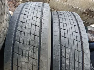 Neumáticos 295.80.22.5 Dirección