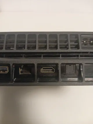 PS4 (PlayStation 4) enciende y se apaga