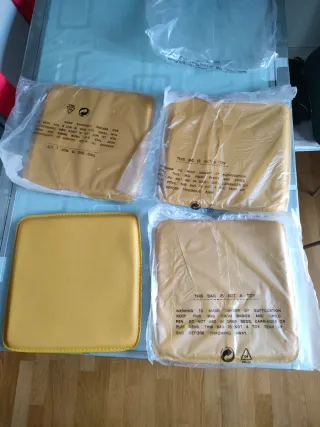 Set 4 cuscini ecopelle color ocra