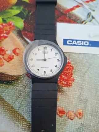 Orologio Casio Quartz Bianco e Nero