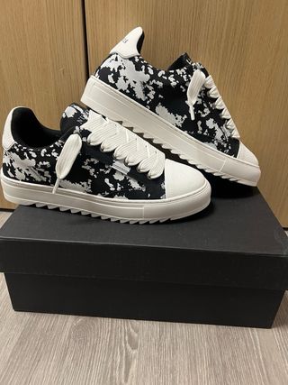 Zapatillas Numeris Negro y Blanco