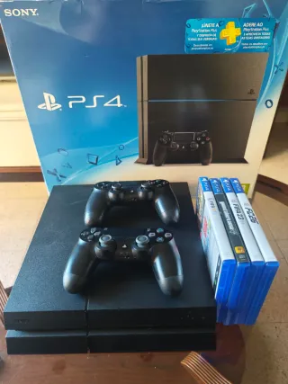Consola Sony PS4 Negra 500GB + 4 Juegos