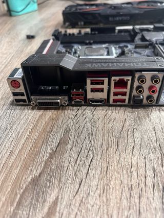 Gigabyte Tarjeta Gráfica + Placa Base