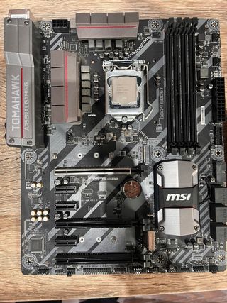 Gigabyte Tarjeta Gráfica + Placa Base