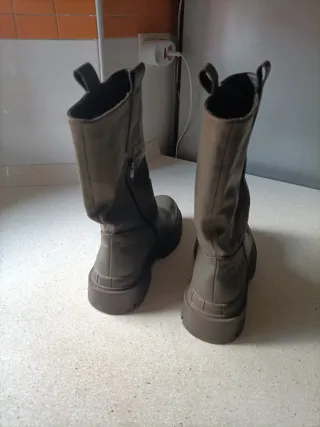 Botas caqui talla 37