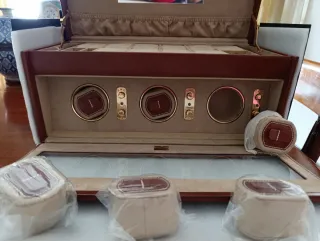 Caja para relojes de alta gama. Con movimiento.