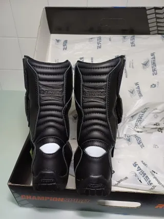 Botas de moto Rainers Talla 41 Negras Nuevas