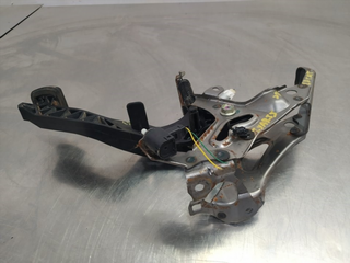 PEDAL EMBRAGUE TOYOTA YARIS (KSP1/NLP1/NSP1) S/R