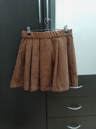 Falda marrón pana