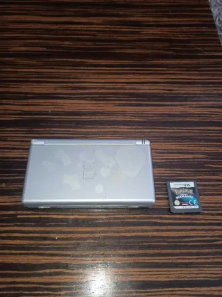 Nintendo DS Lite + Pokémon Diamante