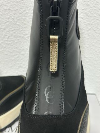 Botines Carmela Talla 36 Negro/Dorado