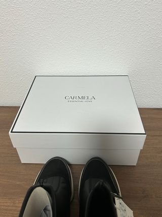 Botines Carmela Talla 36 Negro/Dorado