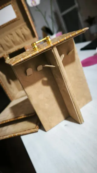 Joyero piel marrón y dorado