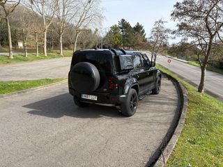 Land Rover Defender 2021