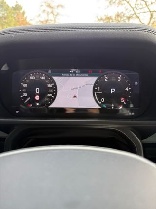 Land Rover Defender 2021