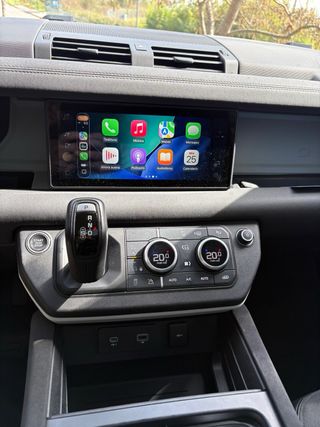 Land Rover Defender 2021