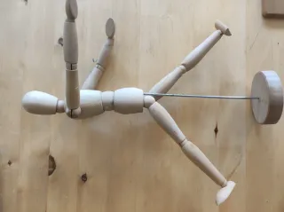 Figura de madera articulada Ikea