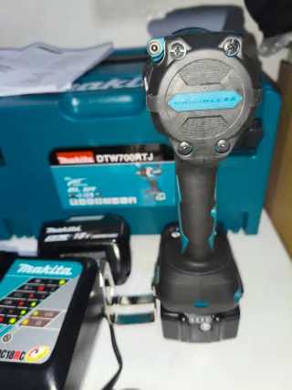 Llave de impacto Makita DTW700RTJ 1/2 740Nm